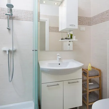 Drenje Sleeps 6 With Pool Air Con And Wifi Villa *