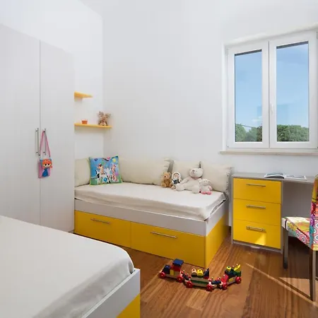 Villa Drenje Sleeps 6 With Pool Air Con And Wifi *